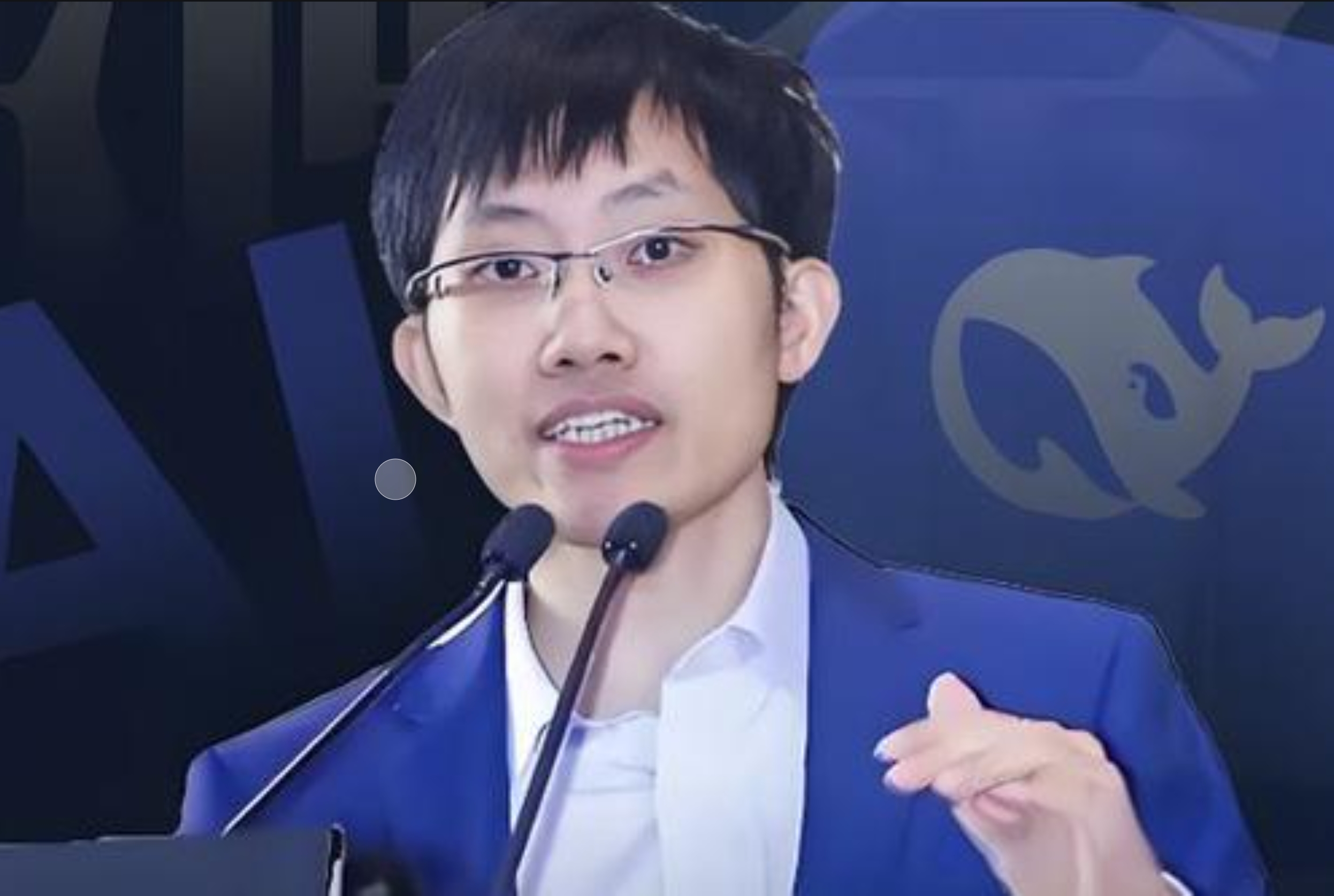 传DeepSeek 首次考虑进行外部融资 官方回应来了
